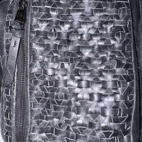 Elliott Lucca Stylish Black Leather Tote Bag - Picture 7 of 12